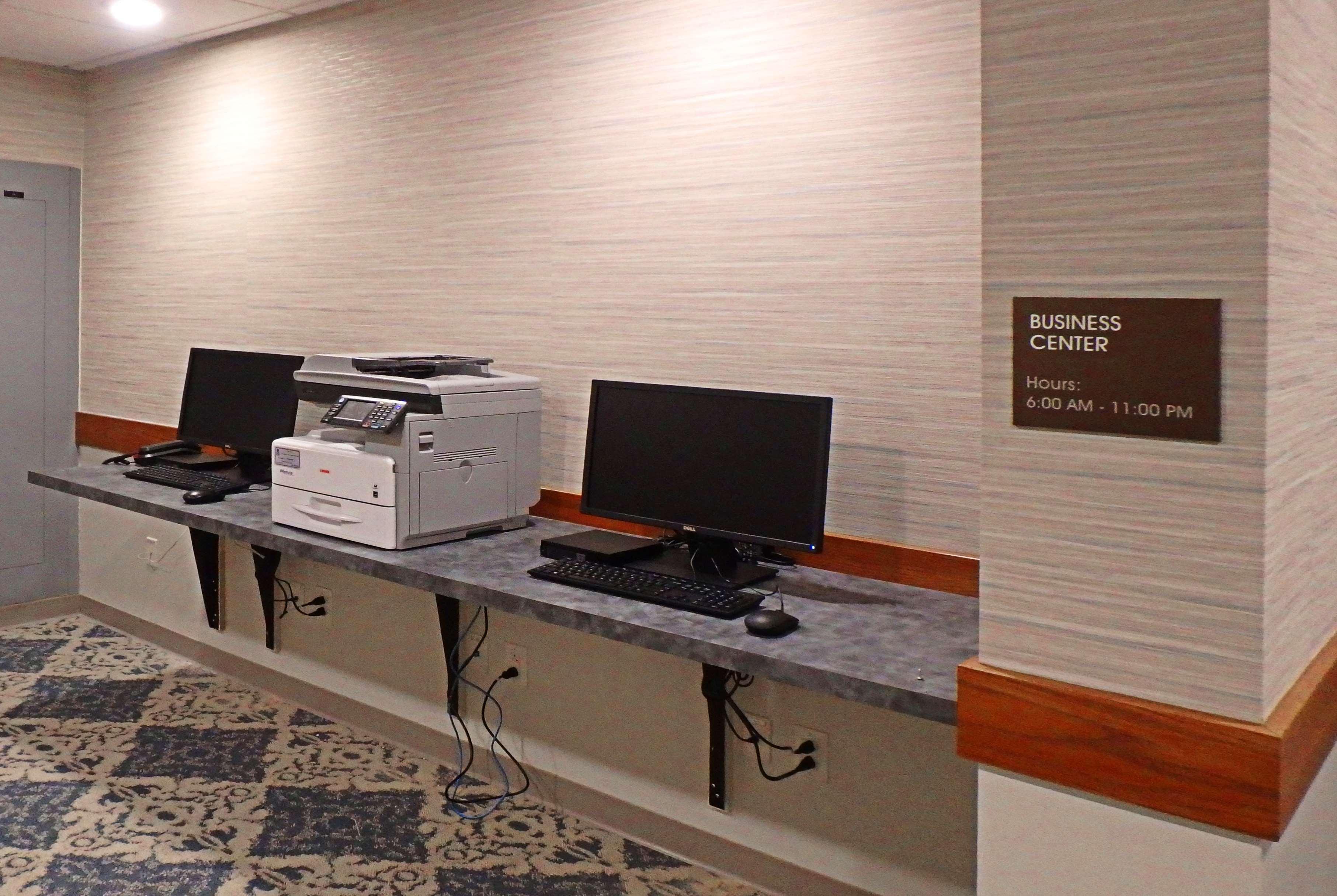Готель Wyndham Garden State College Boalsburg Екстер'єр фото